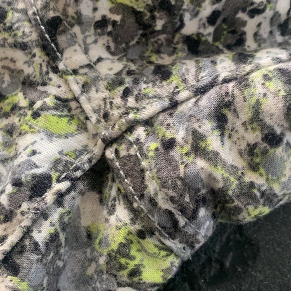 EUC Vera Wang Simply Vera Patterned Ankle Jeans GRAYS/LIME/IVORY US10 - Picture 10 of 11